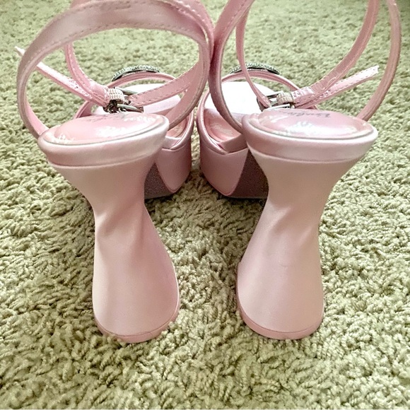 Barbie x ALDO Heels - Picture 13 of 13